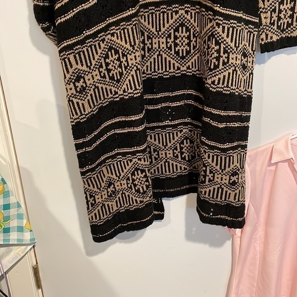 Forever 21+ 3X open front tan and black long sweater with hood - Picture 5 of 7